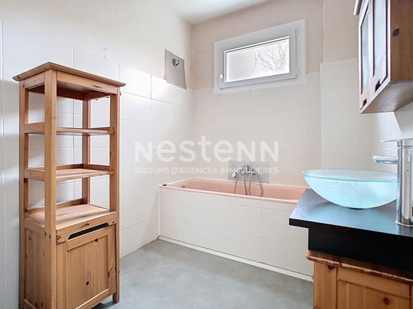 Immeuble à vendre à Brive - Quartier des Rosiers - 1 studio pouvant être aménagé en T2 et un T4.