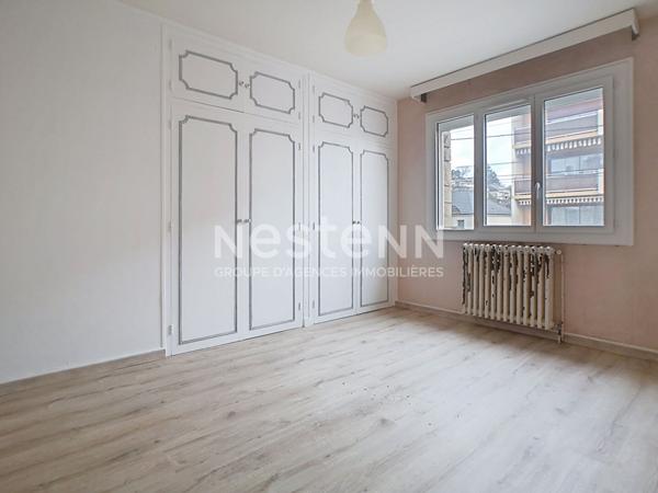 Immeuble à vendre à Brive - Quartier des Rosiers - 1 studio pouvant être aménagé en T2 et un T4.