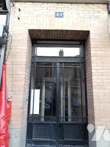 LA GARENNE COLOMBES - CENTRE VILLE - STUDIO A RENOVER  