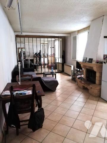 LA GARENNE COLOMBES - CENTRE VILLE - STUDIO A RENOVER  