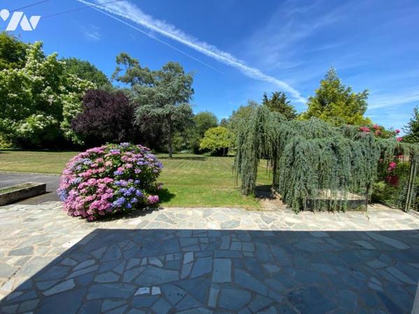 A VENDRE - PAVILLON D'ARCHITECTE - SAINT-PIERRE-LA-COUR