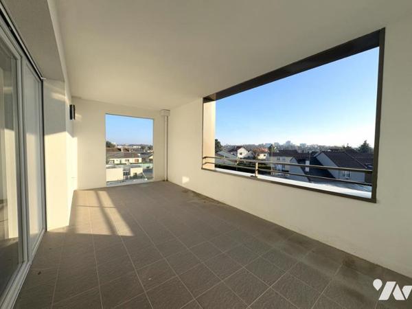 Tinqueux, T4 avec ascenseur, terrasses et garage