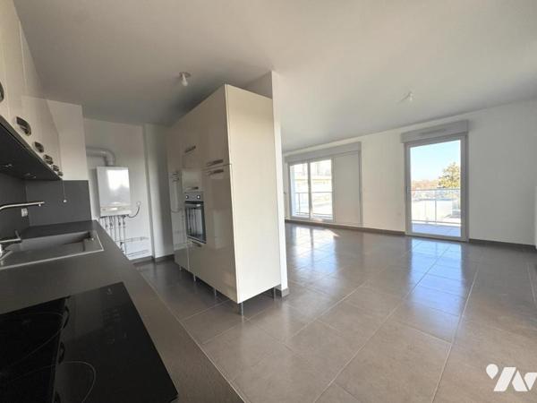 Tinqueux, T4 avec ascenseur, terrasses et garage