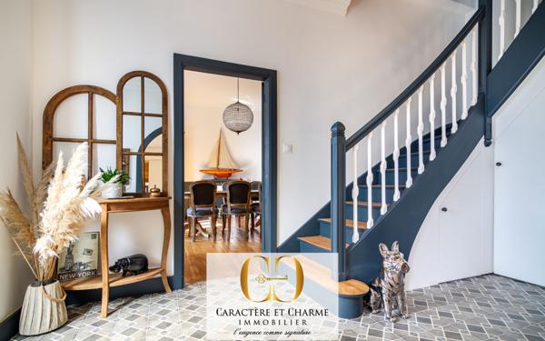 Sarlat-la-Canéda (24200) Propriété restaurée de 525 m2 - 2 gites - Dépendances - 1,7 hectares