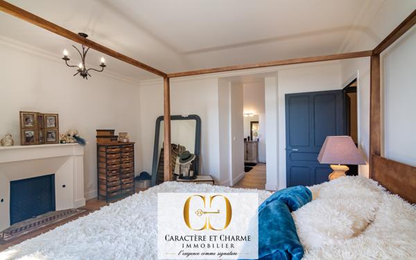 Sarlat-la-Canéda (24200) Propriété restaurée de 525 m2 - 2 gites - Dépendances - 1,7 hectares