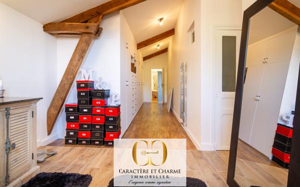 Sarlat-la-Canéda (24200) Propriété restaurée de 525 m2 - 2 gites - Dépendances - 1,7 hectares