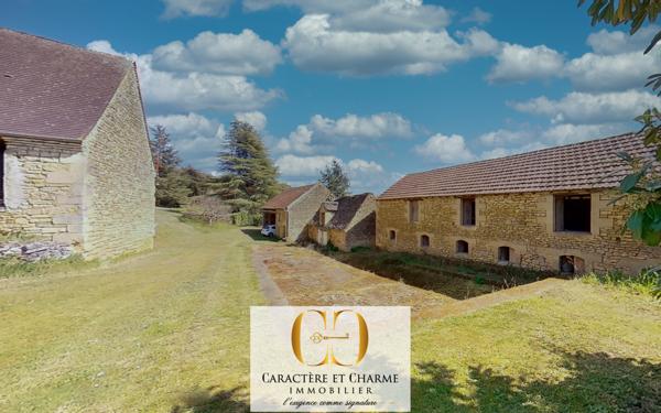 Sarlat-la-Canéda (24200) Propriété restaurée de 525 m2 - 2 gites - Dépendances - 1,7 hectares