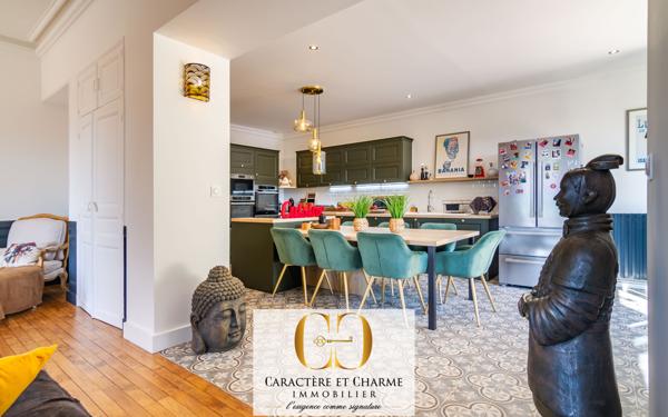 Sarlat-la-Canéda (24200) Propriété restaurée de 525 m2 - 2 gites - Dépendances - 1,7 hectares