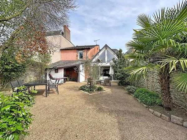 Maison familiale Château-Gontier Sur Mayenne - vie de plain pied 8 pièce(s)