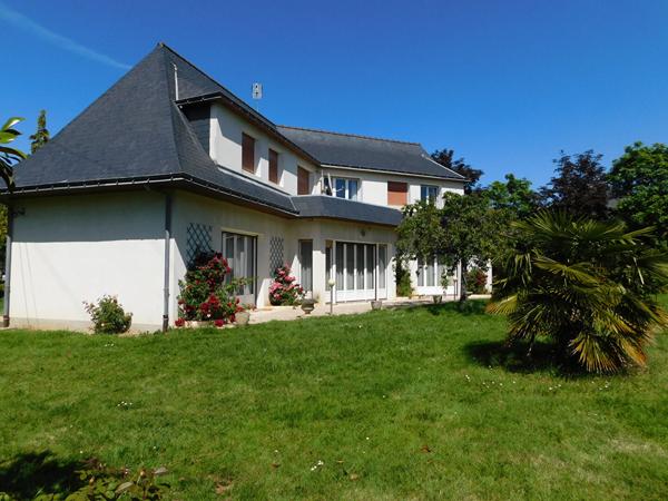 Maison Murs Erigne 204 m2