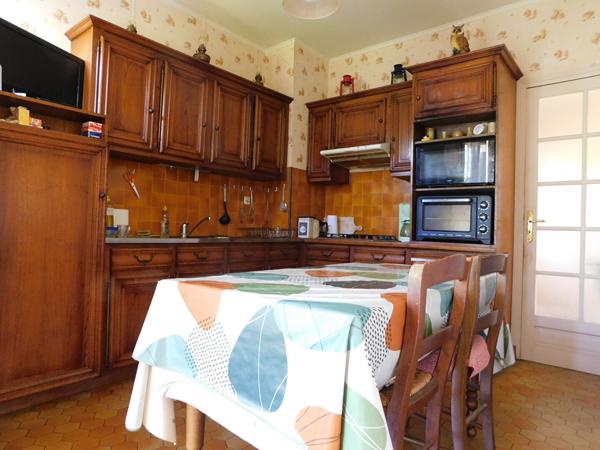 Maison Murs Erigne 204 m2