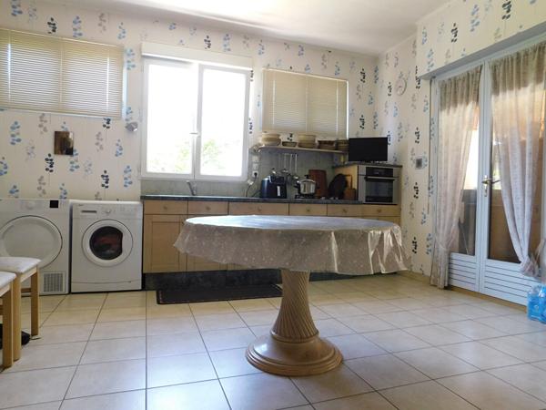 Maison Murs Erigne 204 m2