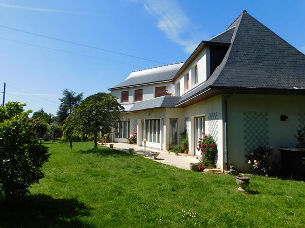 Maison Murs Erigne 204 m2