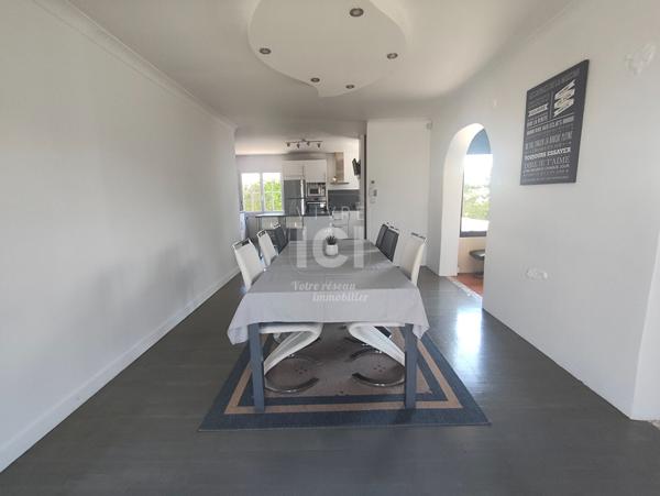 Maison Murs Erigne 204 m2