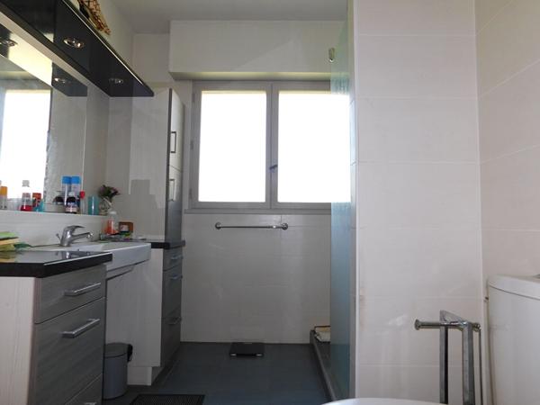 Maison Murs Erigne 204 m2