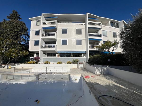 Appartement 3 pièces de standing au coeur d'une résidence confidentielle avec piscine