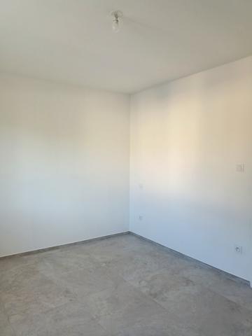 Sainte-Cécile-les-Vignes (84290) À Sainte-Cécile-Les-Vignes, appartement à louer terrasse