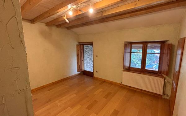 Maison à vendre    5 pièces • 140 m2 La Tour-de-Salvagny