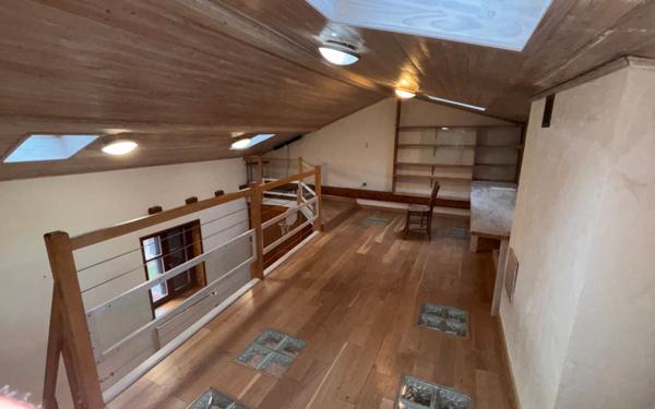 Maison à vendre    5 pièces • 140 m2 La Tour-de-Salvagny