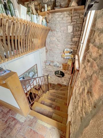 Immeuble de caractère avec fort potentiel à Givry