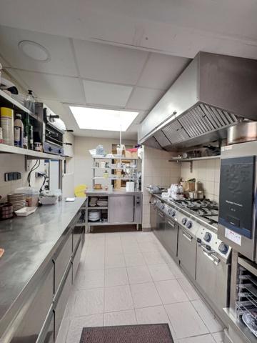 Immeuble de caractère avec fort potentiel à Givry