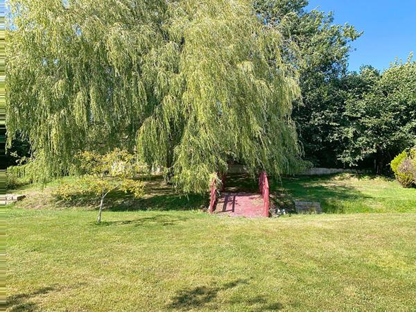 Terrain arboré au coeur de Noyal-Muzillac