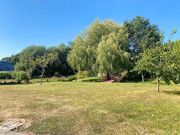 Terrain arboré au coeur de Noyal-Muzillac