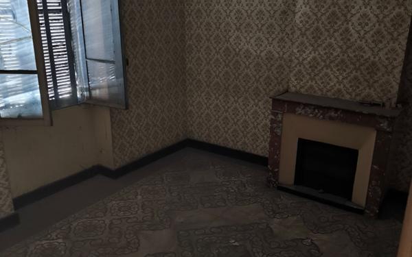 Maison à vendre    3 pièces • 70 m2 Nîmes