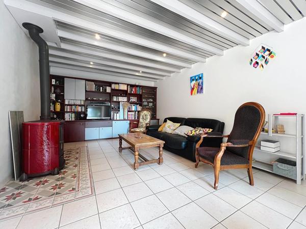 Maison rénovée - Dépendances - Au calme