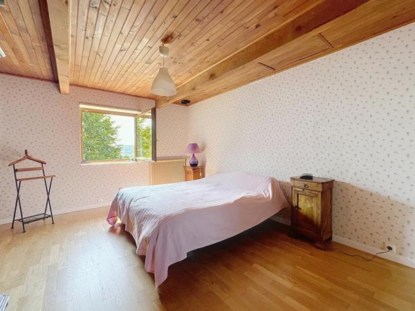 Maison rénovée - Dépendances - Au calme