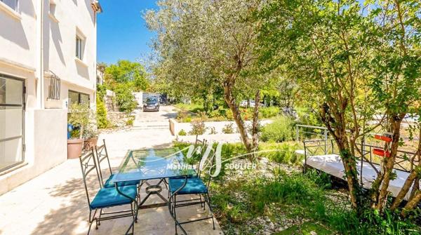 Bastide familiale rénovée 350 m² - Mimet