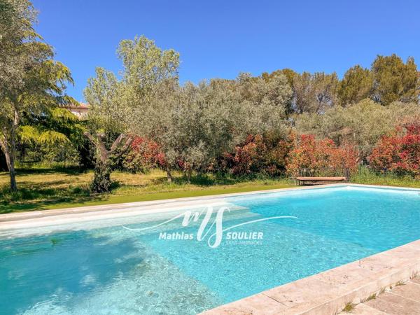 Bastide familiale rénovée 350 m² - Mimet