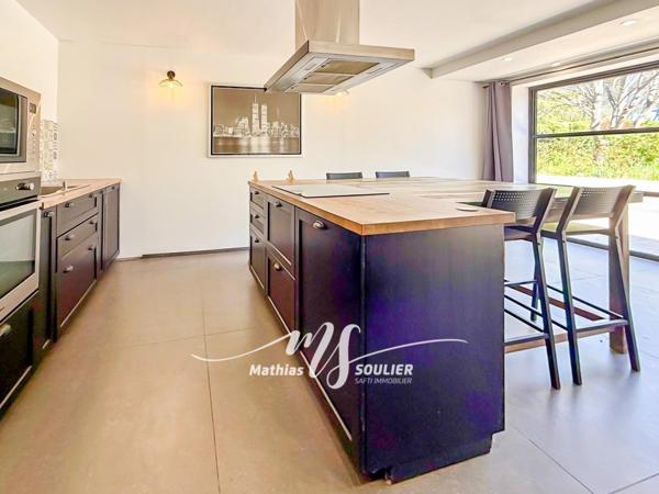 Bastide familiale rénovée 350 m² - Mimet