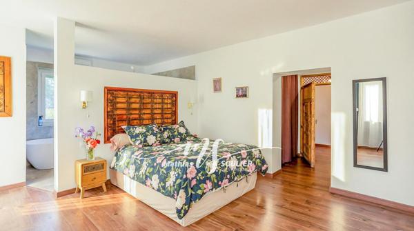 Bastide familiale rénovée 350 m² - Mimet