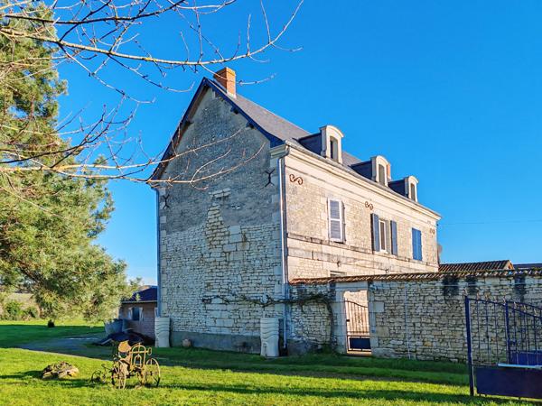 Maison à vendre à Saint-Gervais-les-Trois-Clochers (86230) - Vienne