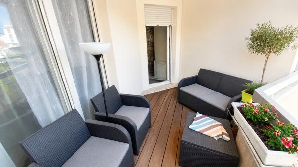 Appartement
         4 pièces
        - 81 m² 330 000 € *