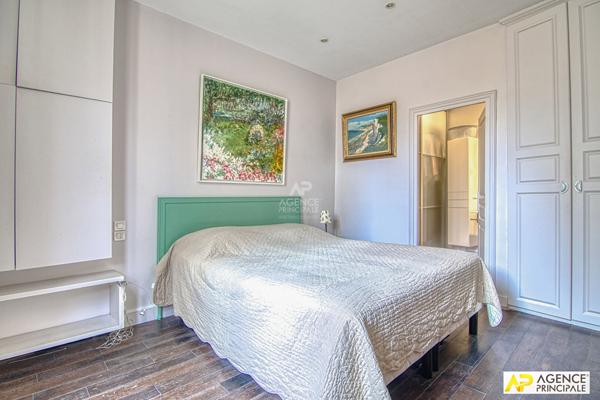 Versailles Parc Appartement 5 pièces 124 m² situé au 1er étage d'un immeuble ancien avec cave et grenier €1 110 000 ** - Référence 25371