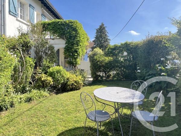 Appartement T5 à vendre  5 pièces - 174,35 m 2   CIBOURE  - 64