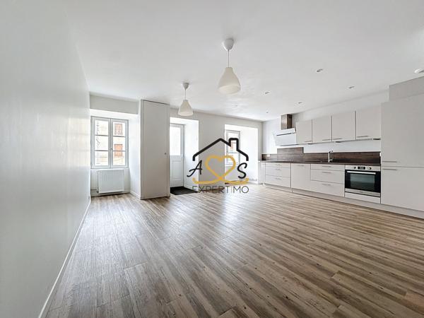 Billom (63160) Maison de ville avec terrasse et garage- Billom 63160