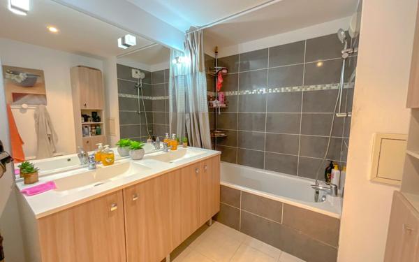 Appartement à vendre    3 pièces • 55 m2 Saint-André-de-la-Roche