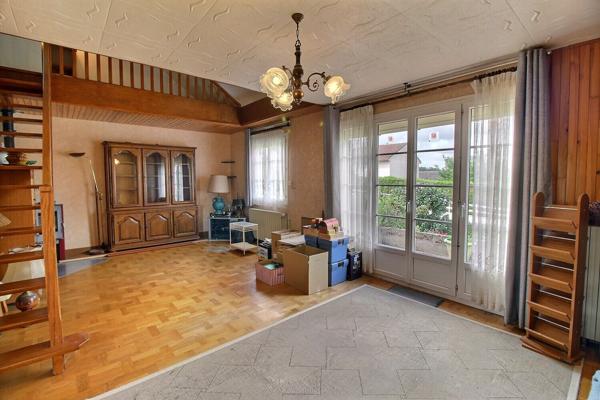 Maison 4 chambres avec garage et jardin arbore proche EPERNON