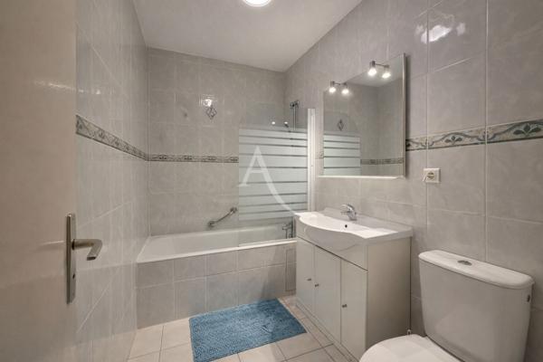 Pau centre T2 loué, 1 chambre - cave - garage