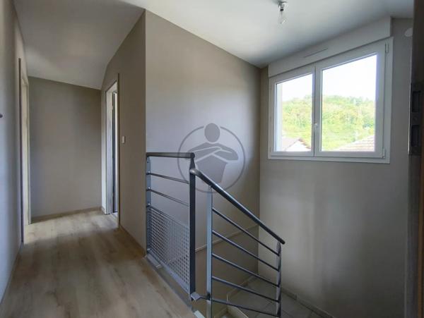 Location                                                      Maison
                        
                     6 pièces                      109 m2                     à Baume-les-Dames