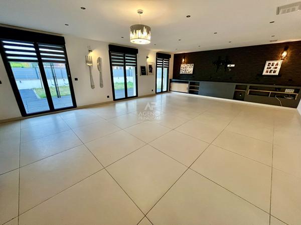 Maison Cergy 8 pièce(s) 181.59 m2 451 000 € ** - Référence 2207