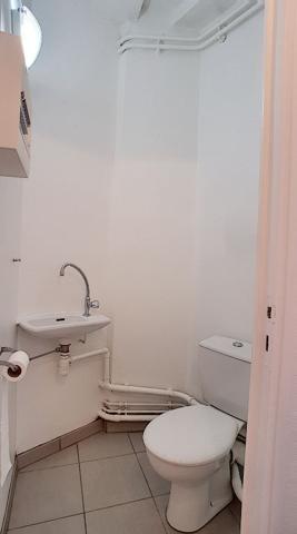 A VENDRE - PAU Hyper-Centre, Appartement loué T2 bis de 72 m² entièrement rénové en dernier étage - Parquet et cachet de l'ancien-rendement brut de 6,69 % et une rentabilité nette de 5,87 %