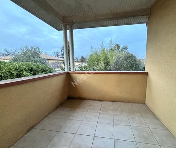 Charmant appartement T4 duplex, excellent état, terrasse et stationnements à Montauban