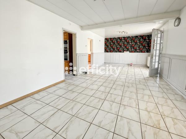 Maison
         4 pièces
        - 94 m² 257 000 € *