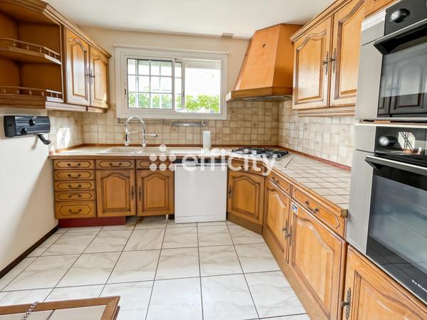 Maison
         4 pièces
        - 94 m² 257 000 € *
