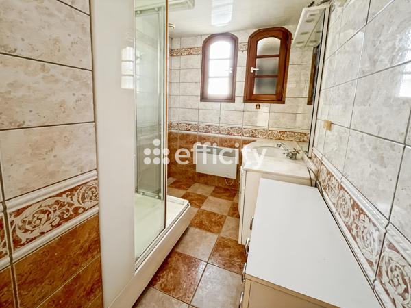 Maison
         4 pièces
        - 94 m² 257 000 € *