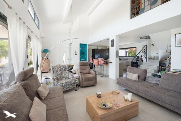 Maison à vendre |  Saint-Aunès |  5 pièces | 220 m²